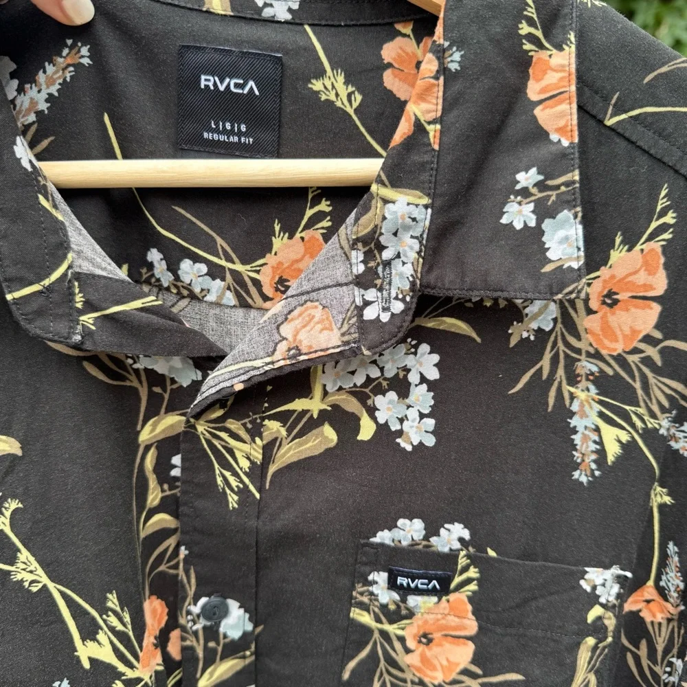 RVCA Men's Black Floral Shirt - Picture 2 of 7